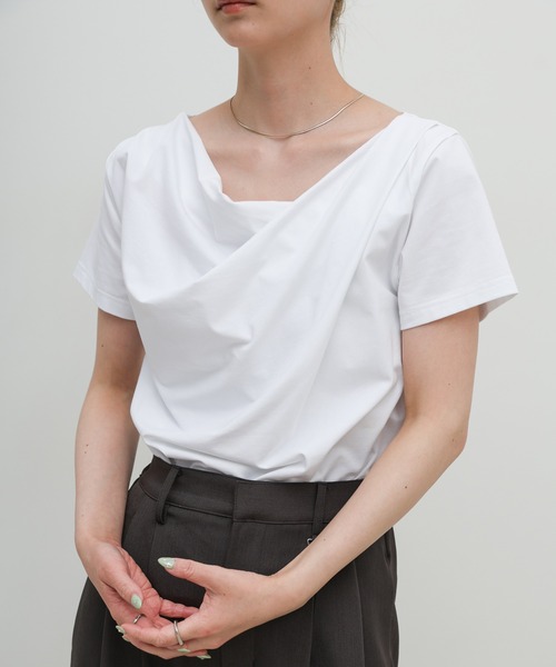 select MOCA(セレクトモカ)の「ドレープネックハーフスリーブTシャツ(Tシャツ/カットソー・レディース・オフホワイト/ブラック・FREE)」の10枚目の写真