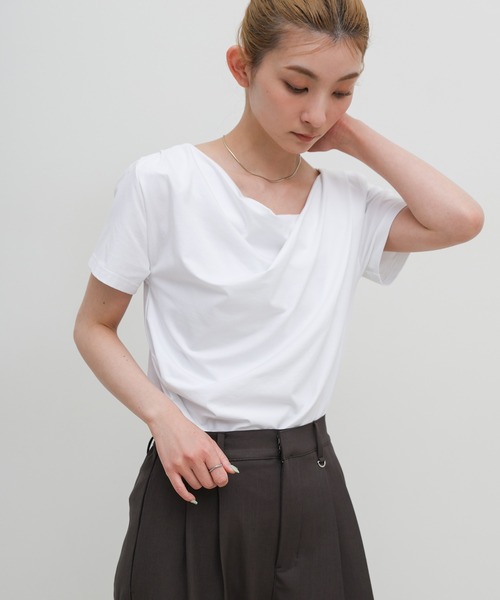 select MOCA(セレクトモカ)の「ドレープネックハーフスリーブTシャツ(Tシャツ/カットソー・レディース・オフホワイト/ブラック・FREE)」の7枚目の写真