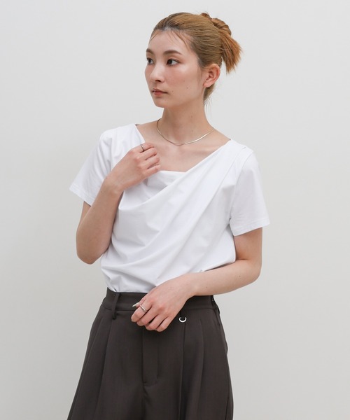 select MOCA(セレクトモカ)の「ドレープネックハーフスリーブTシャツ(Tシャツ/カットソー・レディース・オフホワイト/ブラック・FREE)」の12枚目の写真