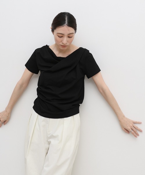 select MOCA(セレクトモカ)の「ドレープネックハーフスリーブTシャツ(Tシャツ/カットソー・レディース・オフホワイト/ブラック・FREE)」の21枚目の写真