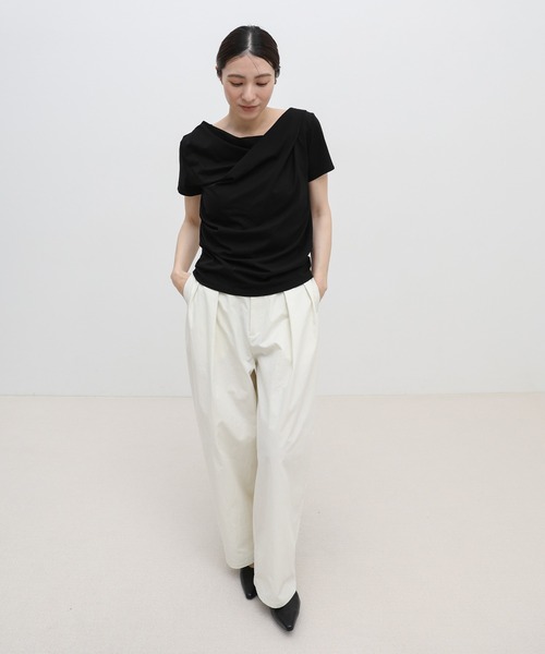select MOCA(セレクトモカ)の「ドレープネックハーフスリーブTシャツ(Tシャツ/カットソー・レディース・オフホワイト/ブラック・FREE)」の4枚目の写真