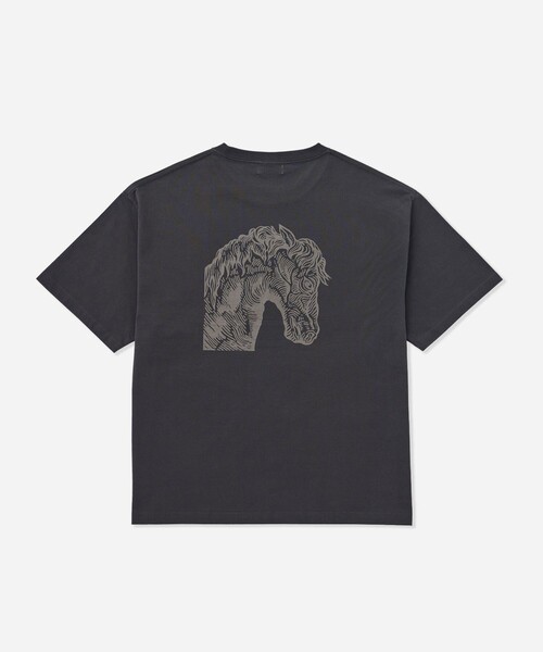 Saturdays NYC(サタデーズ ニューヨークシティ )の「NUTS ART WORKS × Saturdays NYC Tee(Tシャツ/カットソー・メンズ・ダークブラウン/ホワイト/スミクロ・M/L/XL)」の1枚目の写真