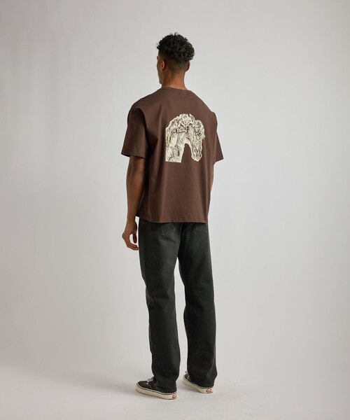 Saturdays NYC(サタデーズ ニューヨークシティ )の「NUTS ART WORKS × Saturdays NYC Tee(Tシャツ/カットソー・メンズ・ダークブラウン/ホワイト/スミクロ・M/L/XL)」の8枚目の写真