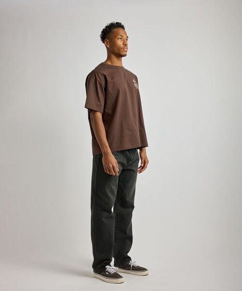 Saturdays NYC(サタデーズ ニューヨークシティ )の「NUTS ART WORKS × Saturdays NYC Tee(Tシャツ/カットソー・メンズ・ダークブラウン/ホワイト/スミクロ・M/L/XL)」の9枚目の写真