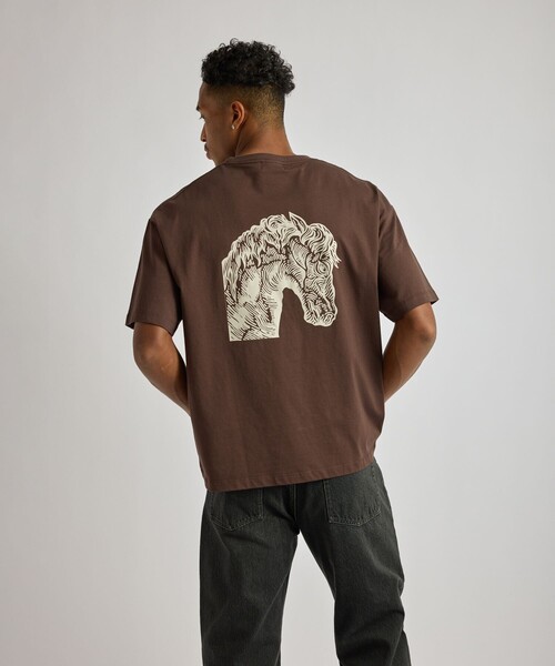 Saturdays NYC(サタデーズ ニューヨークシティ )の「NUTS ART WORKS × Saturdays NYC Tee(Tシャツ/カットソー・メンズ・ダークブラウン/ホワイト/スミクロ・M/L/XL)」の3枚目の写真