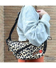 OUTDOOR PRODUCTS（アウトドアプロダクツ）の「【OUTDOOR PRODUCTS】PEANUTSコレクション スヌーピー 2Wayムーン型ショルダーバッグ（ショルダーバッグ）」