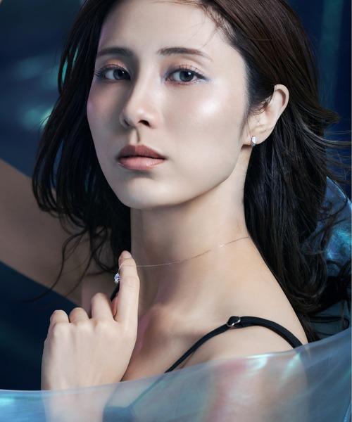 Jewel closet by L&Co.(ジュエルクローゼットバイエルアンドコー)の「K10 ホワイトゴールド イカ ピアス(ピアス(両耳用)・レディース・ホワイトゴールド・FREE)」の3枚目の写真