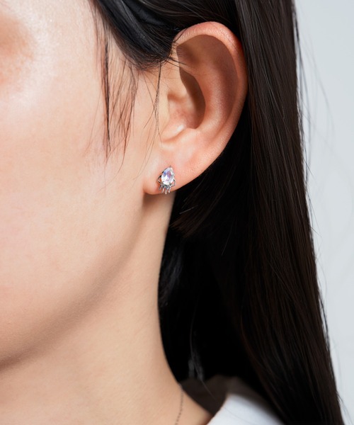 Jewel closet by L&Co.(ジュエルクローゼットバイエルアンドコー)の「K10 ホワイトゴールド イカ ピアス(ピアス(両耳用)・レディース・ホワイトゴールド・FREE)」の2枚目の写真