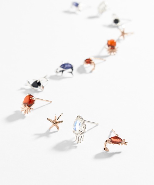Jewel closet by L&Co.(ジュエルクローゼットバイエルアンドコー)の「K10 ホワイトゴールド イカ ピアス(ピアス(両耳用)・レディース・ホワイトゴールド・FREE)」の5枚目の写真