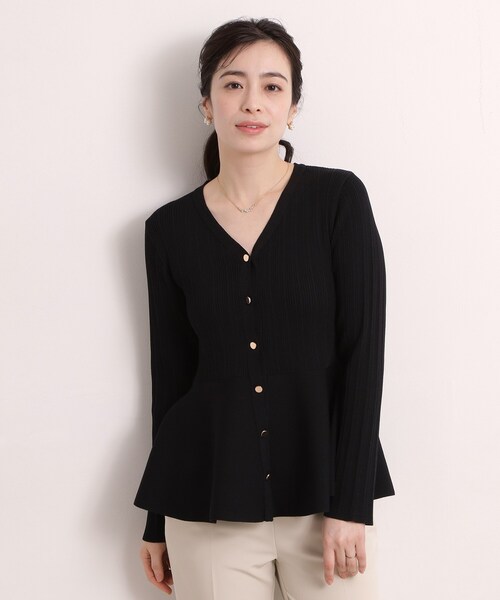 ITS'DEMO(イッツデモ)の「【手洗い可】前開きペプラムニット(ニット/セーター・レディース・アイボリー/グリーン系/ブラック・00)」の2枚目の写真