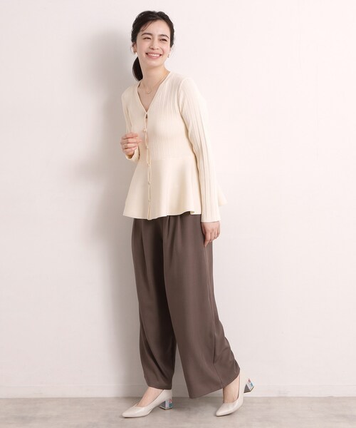 ITS'DEMO(イッツデモ)の「【手洗い可】前開きペプラムニット(ニット/セーター・レディース・アイボリー/グリーン系/ブラック・00)」の6枚目の写真