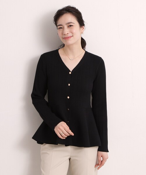 ITS'DEMO(イッツデモ)の「【手洗い可】前開きペプラムニット(ニット/セーター・レディース・アイボリー/グリーン系/ブラック・00)」の9枚目の写真