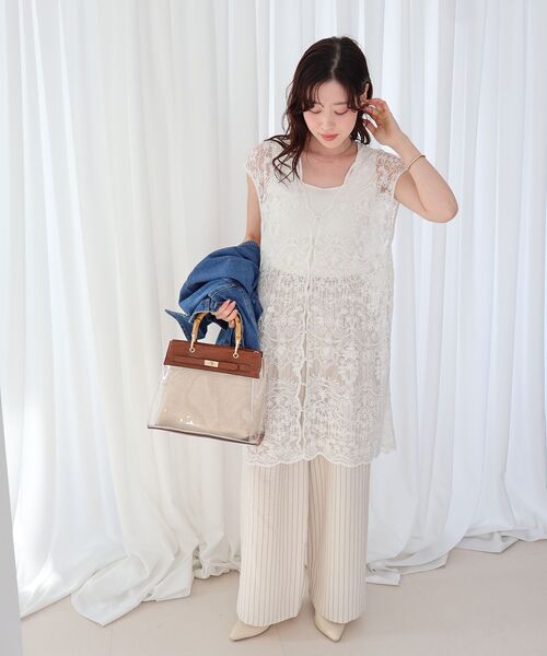 le.coeur blanc（ルクールブラン）の「TORRAZZO DONNAエンブロイダリーレースジレ（ベスト・レディース・チャコールグレー/ホワイト・38）」の3枚目の写真