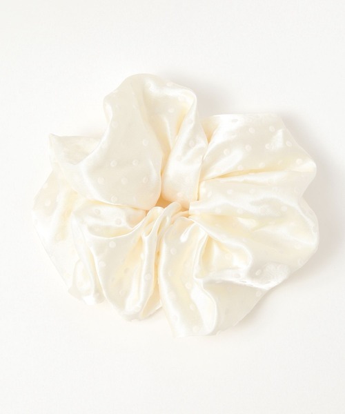 LOWRYS FARM(ローリーズファーム)の「フロッキードットシュシュ 660396(シュシュ・レディース・ブルー/アイボリー/ブラック・FREE)」の1枚目の写真