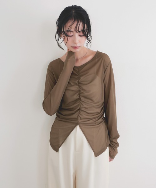 LIAN(リアン)の「シャーリングギャザーシアートップス(Tシャツ/カットソー・レディース・イエロー/ブラウン/ブラック/グレイッシュベージュ・FREE)」の11枚目の写真