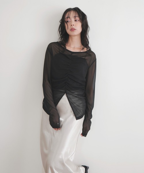 LIAN(リアン)の「シャーリングギャザーシアートップス(Tシャツ/カットソー・レディース・イエロー/ブラウン/ブラック/グレイッシュベージュ・FREE)」の5枚目の写真