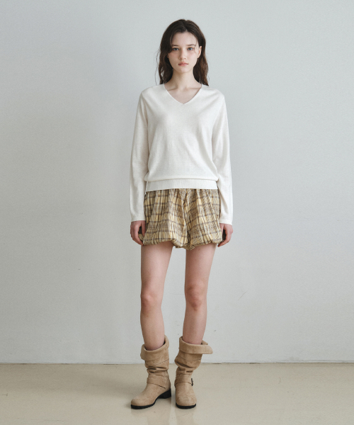 WEDNESDAYOASISFORWOMEN（ウェンズデー オアシス フォー ウーマン）の「ソフトリネンVネックニット_IVORY(WC26KN13)（ニット/セーター・レディース・アイボリー・OS）」の2枚目の写真