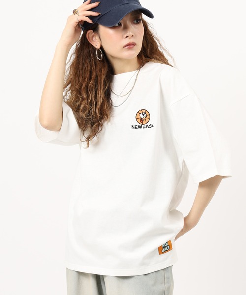 NEW JACK(ニュージャック)の「NEW JACK前身刺繍半袖プリントTシャツ(Tシャツ/カットソー・メンズ・ブラック系2/ブラック系1/ブラウン系2/ホワイト系1/ブラック/ブラウン/ホワイト/ホワイト系2/ブラウン系1・L/M)」の3枚目の写真