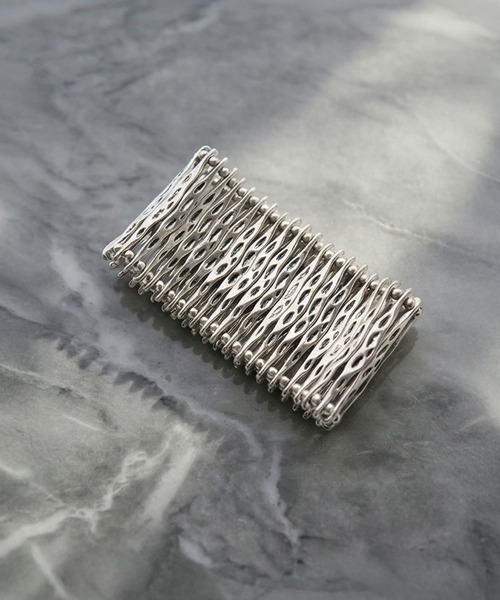 STYLE DELI（スタイルデリ）の「ハンドメイドテンションバングル（バングル/リストバンド・レディース・シルバー・FREE）」の5枚目の写真