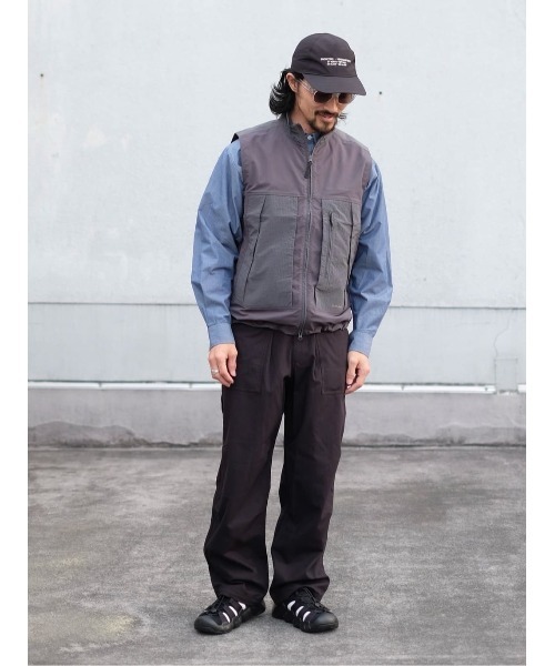 Snow Peak(スノーピーク)の「Snow Peak / Insect Shield Vest インセクトシールドベスト(ベスト・メンズ・グレイッシュベージュ/ブラウン/チャコール・S/M/L)」の4枚目の写真