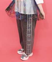 ScoLar（スカラー）の「161672：蝶ラインテープ付きデニムパンツ（デニムパンツ）」