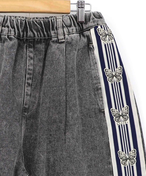 ScoLar（スカラー）の「161672：蝶ラインテープ付きデニムパンツ（デニムパンツ・レディース・ブラック/ブルー・M）」の21枚目の写真