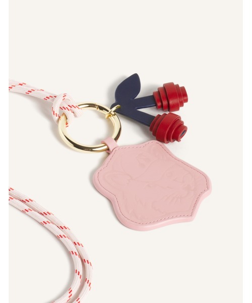 Maison Kitsune（メゾンキツネ）の「LILIANE CHERRY FOX KEY CHARM