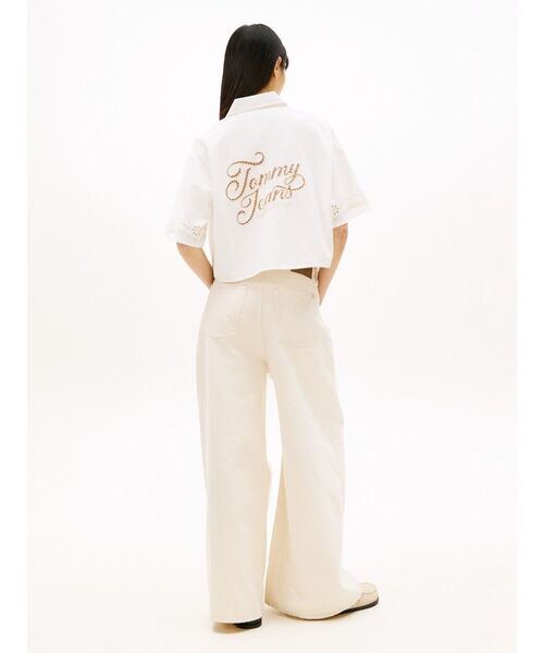 tommy jeans（トミー ジーンズ）の「ブローダリーリネンシャツ（シャツ/ブラウス・レディース・ホワイト・X-SMALL/SMALL/MEDIUM）」の4枚目の写真