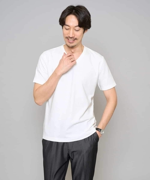 a.v.v（アーヴェヴェ）の「【イージーケア/洗濯機で洗える】キカジャカードＶネックスマートＴシャツ（Tシャツ/カットソー・メンズ・ホワイト/ライトグレー/ネイビー・46/50/48）」の11枚目の写真