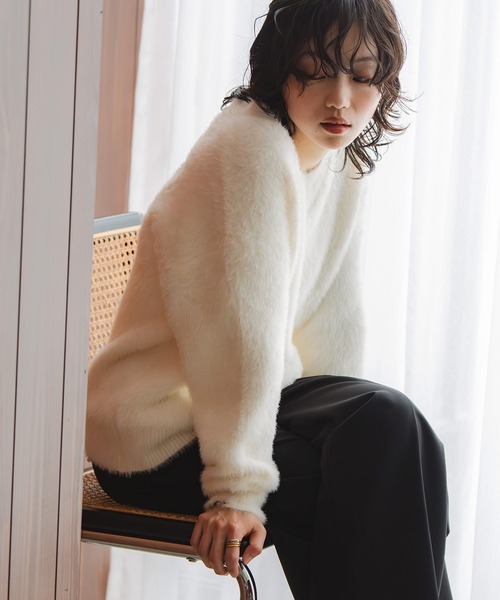 INOIE（イノイエ）の「[INOIE］シャギーVネックニットプルオーバー（ニット/セーター・レディース・アイボリー/イエロー・MEDIUM/SMALL）」の2枚目の写真