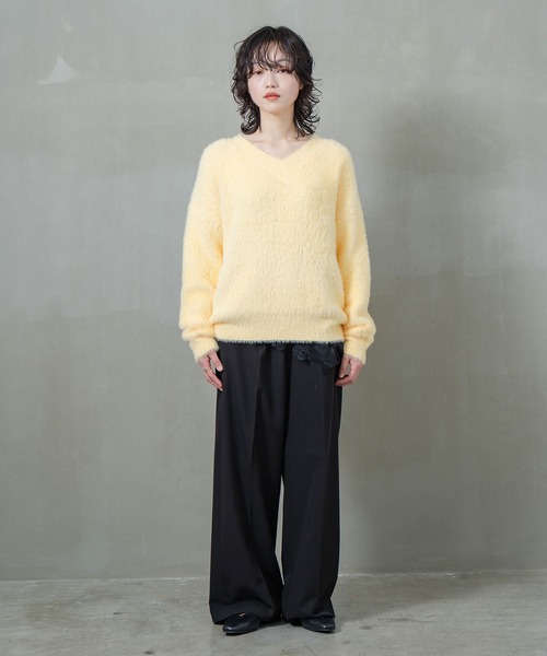 INOIE（イノイエ）の「[INOIE］シャギーVネックニットプルオーバー（ニット/セーター・レディース・アイボリー/イエロー・MEDIUM/SMALL）」の11枚目の写真
