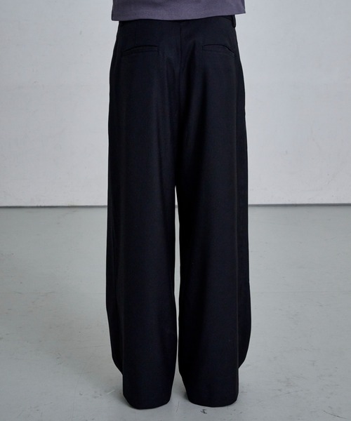 THE CLE(ザクレ)の「DEEP TUCK SLACKS / ディープタックスラックス(スラックス・メンズ・グレー/ブラック・LARGE/MEDIUM/SMALL)」の3枚目の写真
