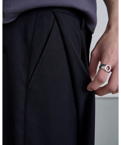 THE CLE(ザクレ)の「DEEP TUCK SLACKS / ディープタックスラックス(スラックス・メンズ・グレー/ブラック・LARGE/MEDIUM/SMALL)」の5枚目の写真
