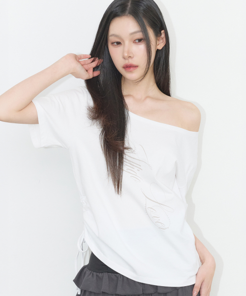 ILLIGO(イリゴ)の「リボンストリングオフショルダーTシャツホワイト(Tシャツ/カットソー・レディース・その他・OS)」の2枚目の写真