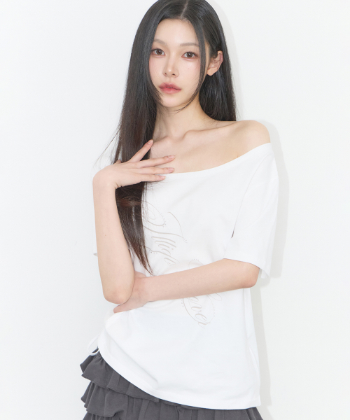 ILLIGO(イリゴ)の「リボンストリングオフショルダーTシャツホワイト(Tシャツ/カットソー・レディース・その他・OS)」の3枚目の写真