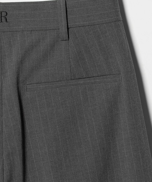 ER（イーアール）の「＜ER＞ストライプ タックワイド パンツ（その他パンツ・レディース・グレー系・M/S）」の14枚目の写真
