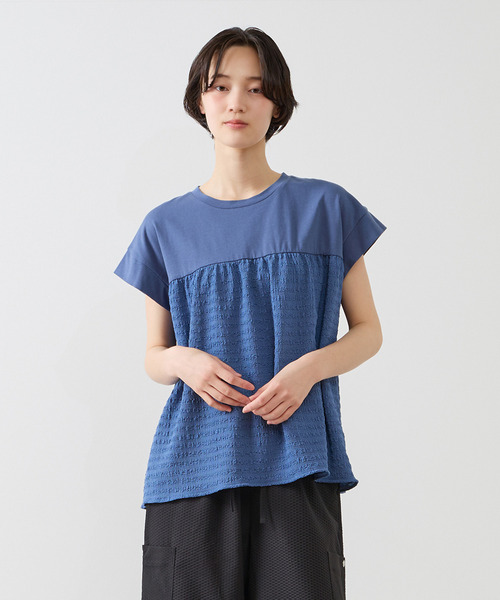 MELROSE claire(メルローズ クレール)の「【天竺切り替えふくれ地柄プルオーバー】(Tシャツ/カットソー・レディース・オフホワイト/ブルー/チャコールグレー・FREE)」の1枚目の写真