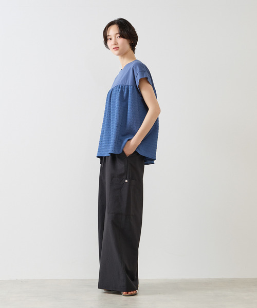 MELROSE claire(メルローズ クレール)の「【天竺切り替えふくれ地柄プルオーバー】(Tシャツ/カットソー・レディース・オフホワイト/ブルー/チャコールグレー・FREE)」の21枚目の写真
