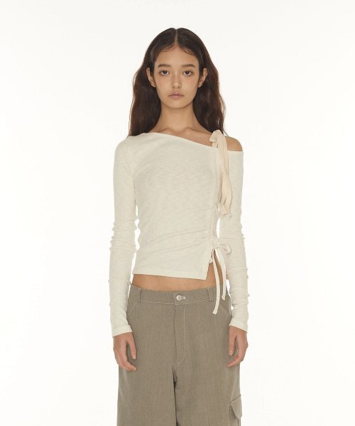 DEARSTALKER(ディアストーカー)の「IVY RIBBON ONE SHOULDER T - IVORY(Tシャツ/カットソー・レディース・その他・FREE)」の3枚目の写真