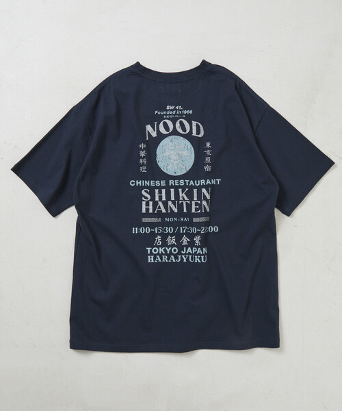 FREAK'S STORE(フリークスストア)の「限定展開 紫金飯店×FREAK'S STORE 別注 バックプリント クルーネックTシャツ(Tシャツ/カットソー・メンズ・ネイビー/チャコールグレー/ホワイト/ピンク・SMALL/MEDIUM/LARGE)」の16枚目の写真