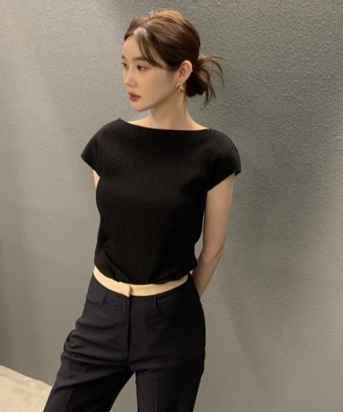 semplice(センプリチェ)の「Tシャツ【韓国ファッション】(Tシャツ/カットソー・レディース・アイボリー/ブラック・F)」の4枚目の写真