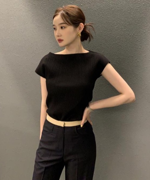 semplice(センプリチェ)の「Tシャツ【韓国ファッション】(Tシャツ/カットソー・レディース・アイボリー/ブラック・F)」の7枚目の写真