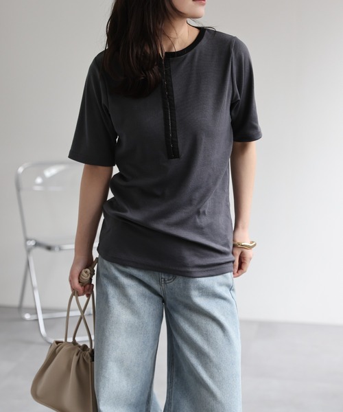 ap retro(アプレトロ)の「配色デザインリブトップス / テレコTeeシャツ(Tシャツ/カットソー・レディース・チャコール/モカ/ホワイト系その他/オフホワイト/ブラック系その他・FREE)」の11枚目の写真