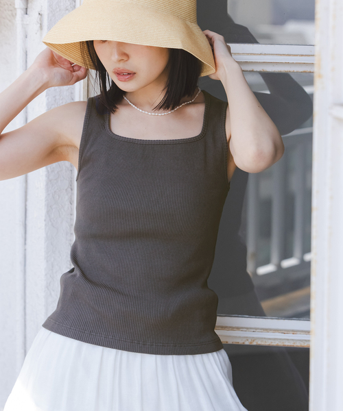 Noble(ノーブル)の「《アンサンブル対応》MAISON CORNICHON/メゾン コルニション Square Tank TOP(タンクトップ・レディース・レッド/アイボリー/チャコールグレー・FREE)」の1枚目の写真