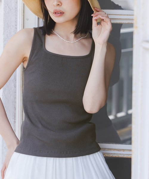 Noble(ノーブル)の「《アンサンブル対応》MAISON CORNICHON/メゾン コルニション Square Tank TOP(タンクトップ・レディース・レッド/アイボリー/チャコールグレー・FREE)」の4枚目の写真