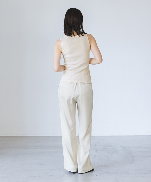 Noble(ノーブル)の「《アンサンブル対応》MAISON CORNICHON/メゾン コルニション Square Tank TOP(タンクトップ・レディース・レッド/アイボリー/チャコールグレー・FREE)」の21枚目の写真