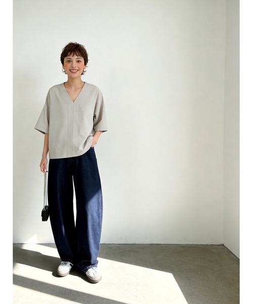 Sew loop(ソーループ)の「Vネック半袖ブラウス(シャツ/ブラウス・レディース・ブラック/クリーム/ブラック×ホワイト/グリーン/グレー/ブラウン・FREE)」の13枚目の写真