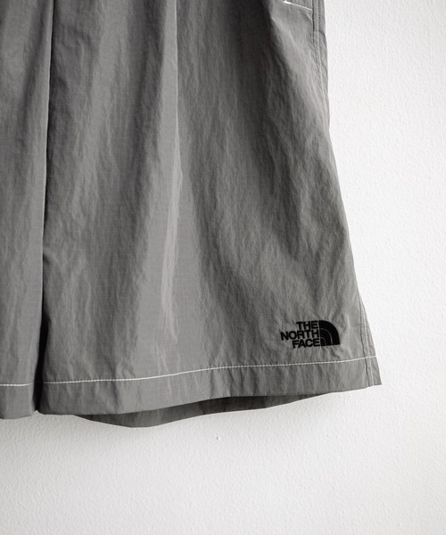 THE NORTH FACE(ザノースフェイス)の「日本未展開モデル THE NORTH FACE ザ・ノースフェイス WHITE LABEL ホワイトレーベル SHELDON BERMUDA ナイロンワイドハーフパンツ(その他パンツ・メンズ・スモークグレー/ブラック/カーキ・L/XL/M)」の8枚目の写真