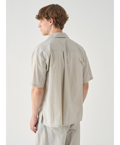 JOHN SMEDLEY(ジョンスメドレー)の「リサイクルナイロンワンピースカラー半袖シャツ(シャツ/ブラウス・メンズ・グレー・3/2)」の5枚目の写真