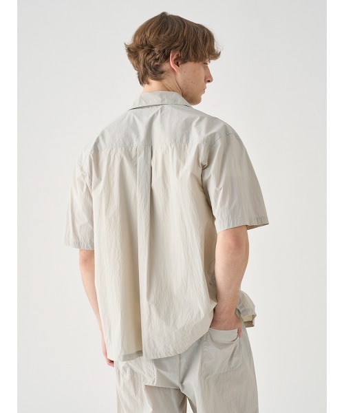 JOHN SMEDLEY(ジョンスメドレー)の「リサイクルナイロンワンピースカラー半袖シャツ(シャツ/ブラウス・メンズ・グレー・3/2)」の6枚目の写真